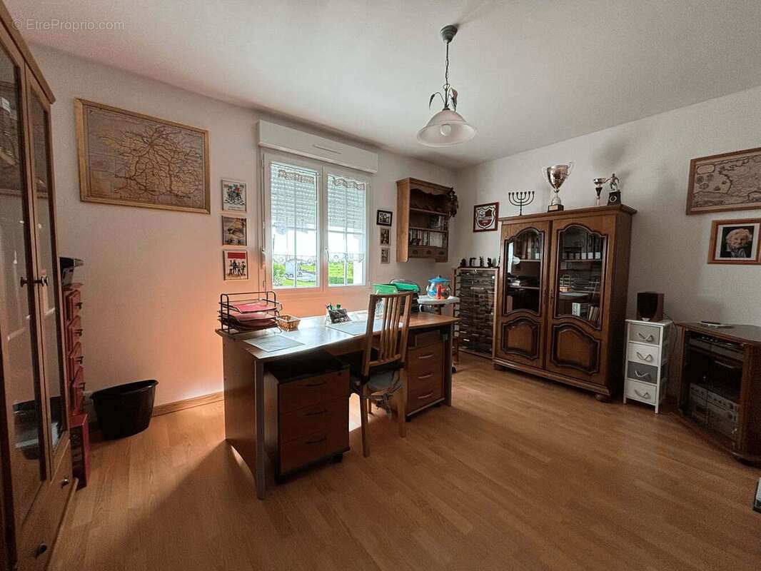 Maison 194 m² à Neuville-Lez-Beaulieu  - photo 134