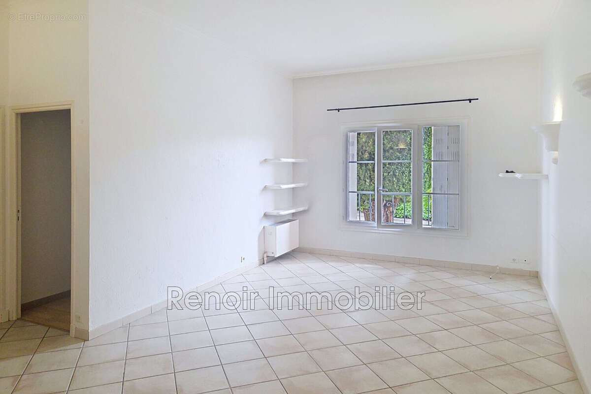 Appartement à VILLENEUVE-LOUBET