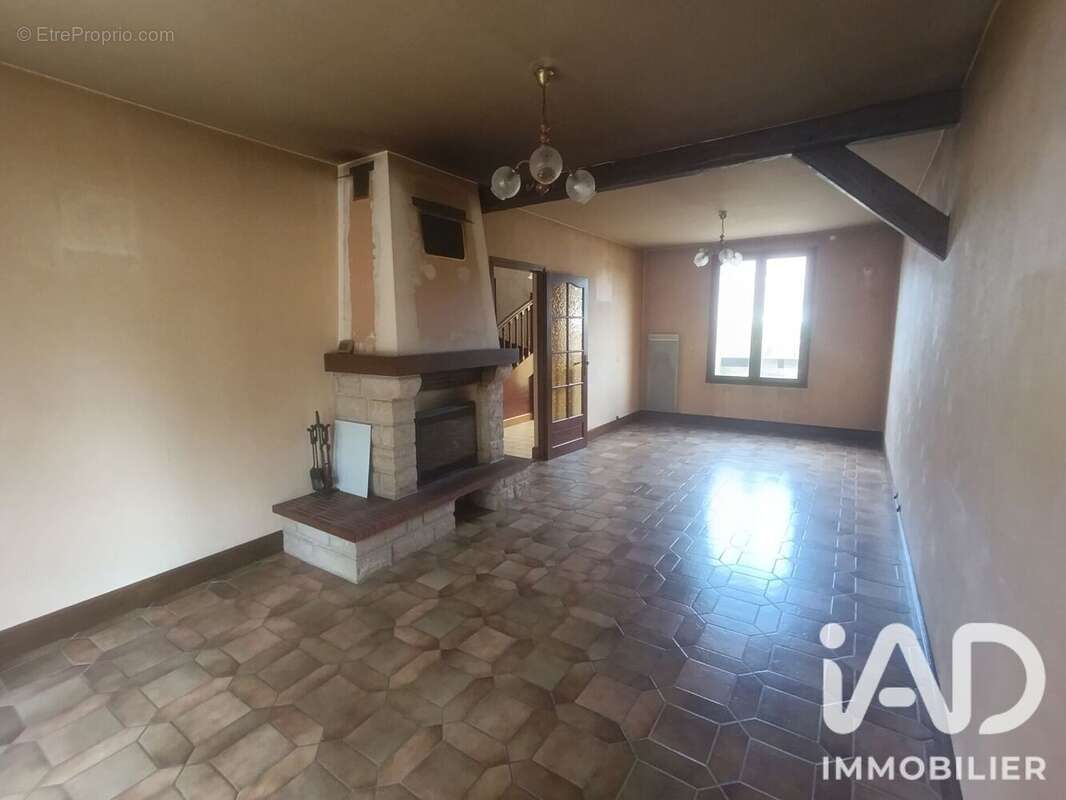 Maison 96 m² à Lucay-Le-Male  - photo 4