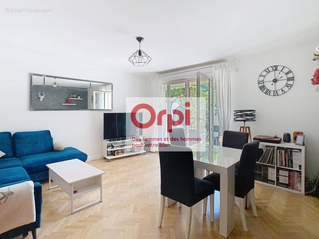 Appartement à ISSY-LES-MOULINEAUX