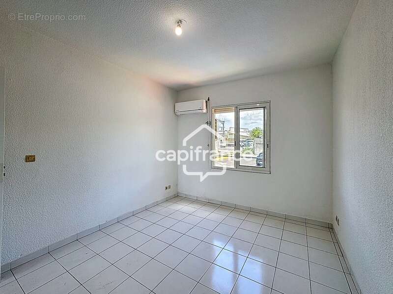 Appartement à BAIE-MAHAULT