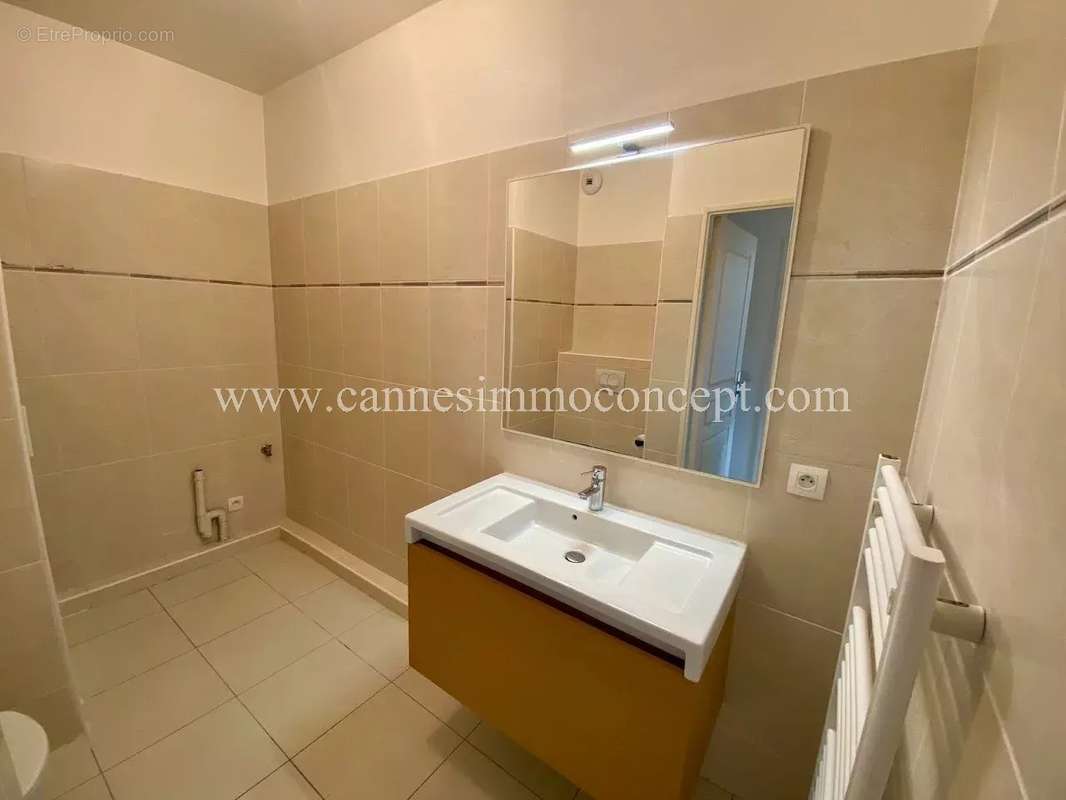 Appartement à MANDELIEU-LA-NAPOULE