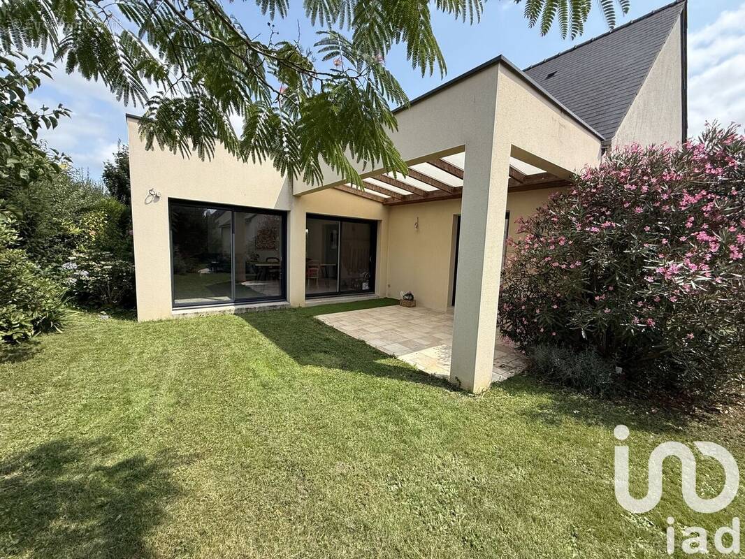 Photo 1 - Maison à LA CHAPELLE-DES-FOUGERETZ