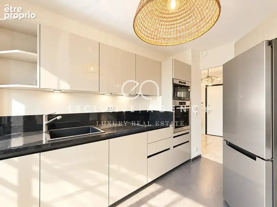Mandelieu Marina - Appartement 5 pièces 101m² rénové - photo 7