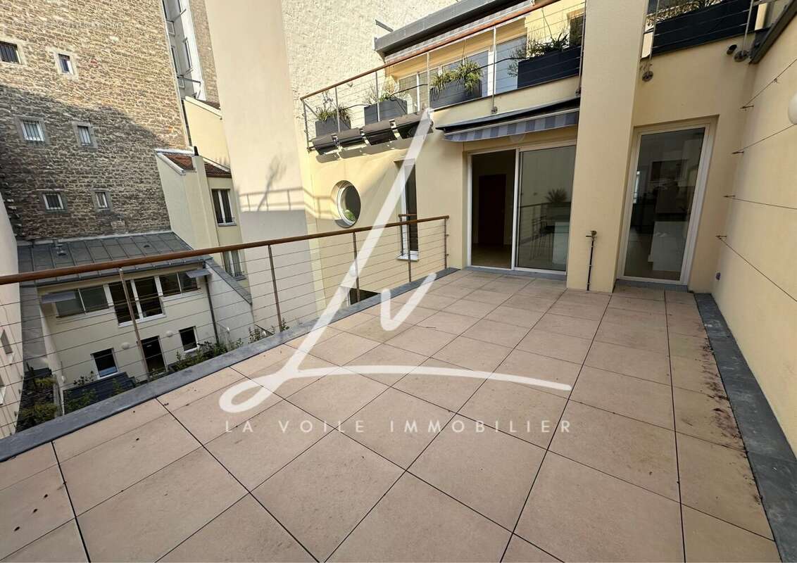 Appartement à PARIS-16E