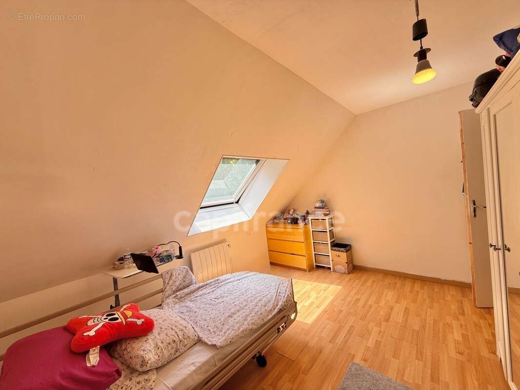 SOISY-SOUS-MONTMORENCY – Maison familiale 4 chambres avec jardin, garage et dépendance - photo 9