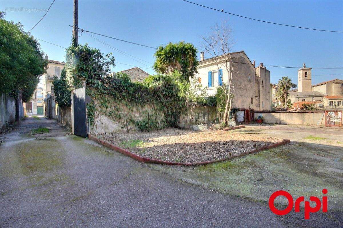 Terrain à MARSEILLE-13E