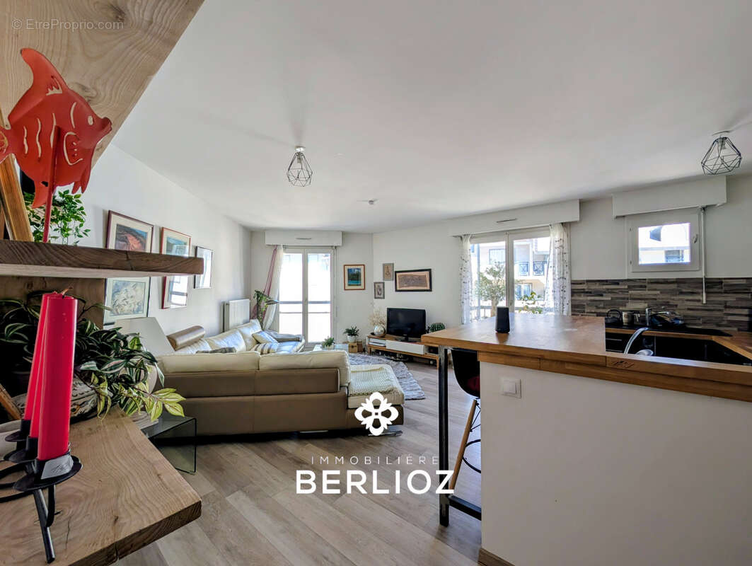 Appartement à CHALLES-LES-EAUX