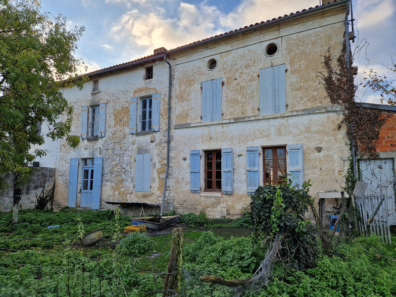 Maison à TONNAY-BOUTONNE