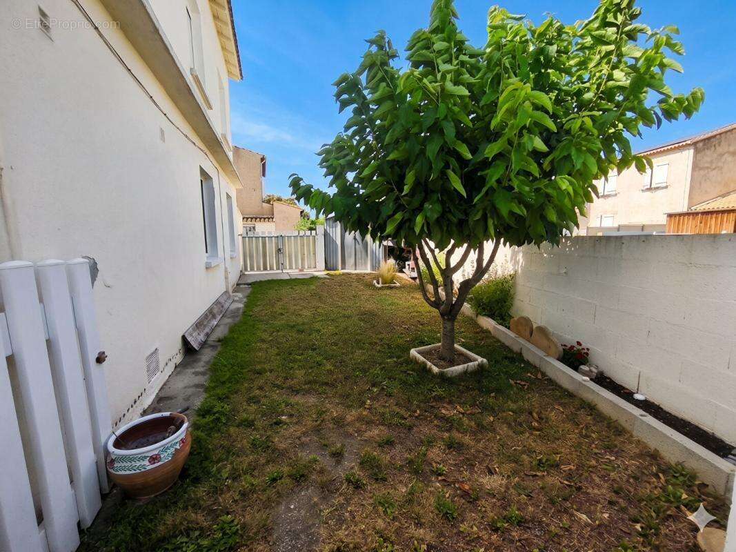 Appartement à MAUGUIO
