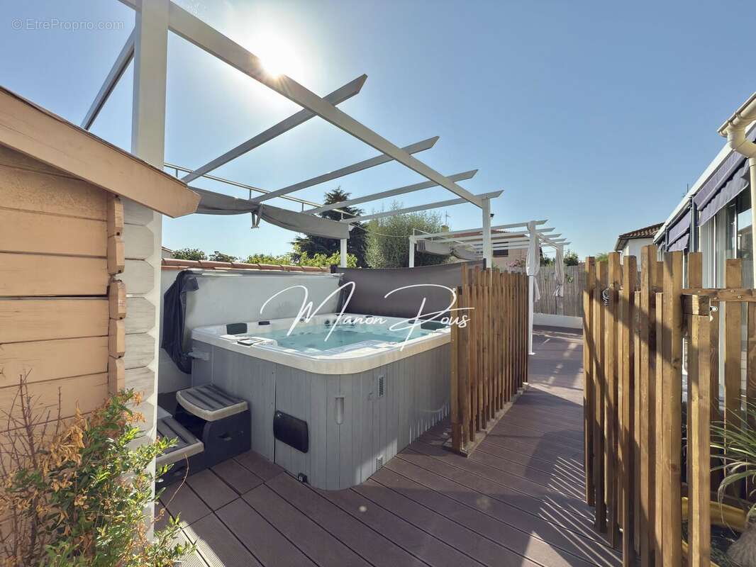 Maison à SAINT-ESTEVE