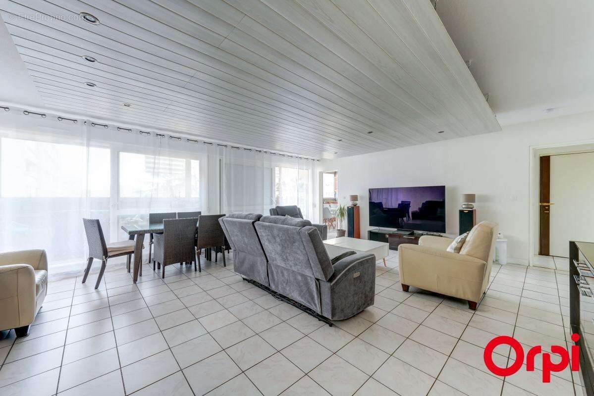 Appartement à RILLIEUX-LA-PAPE