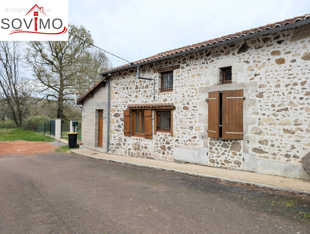 Maison à AVAILLES-LIMOUZINE