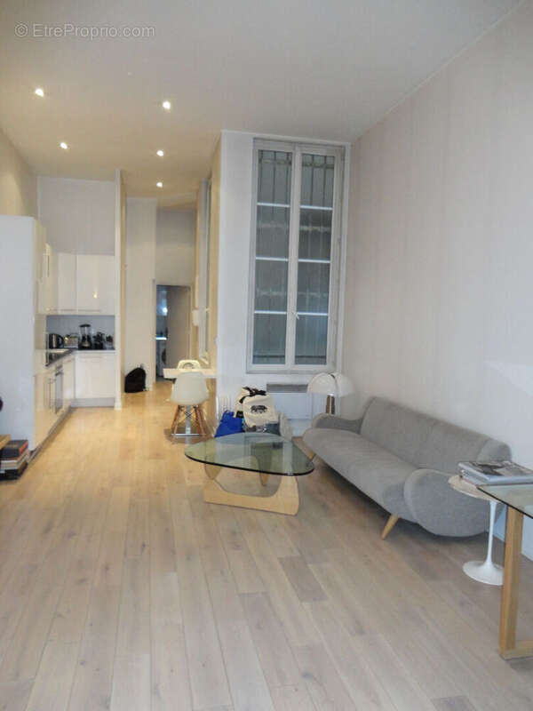 Appartement à PARIS-3E