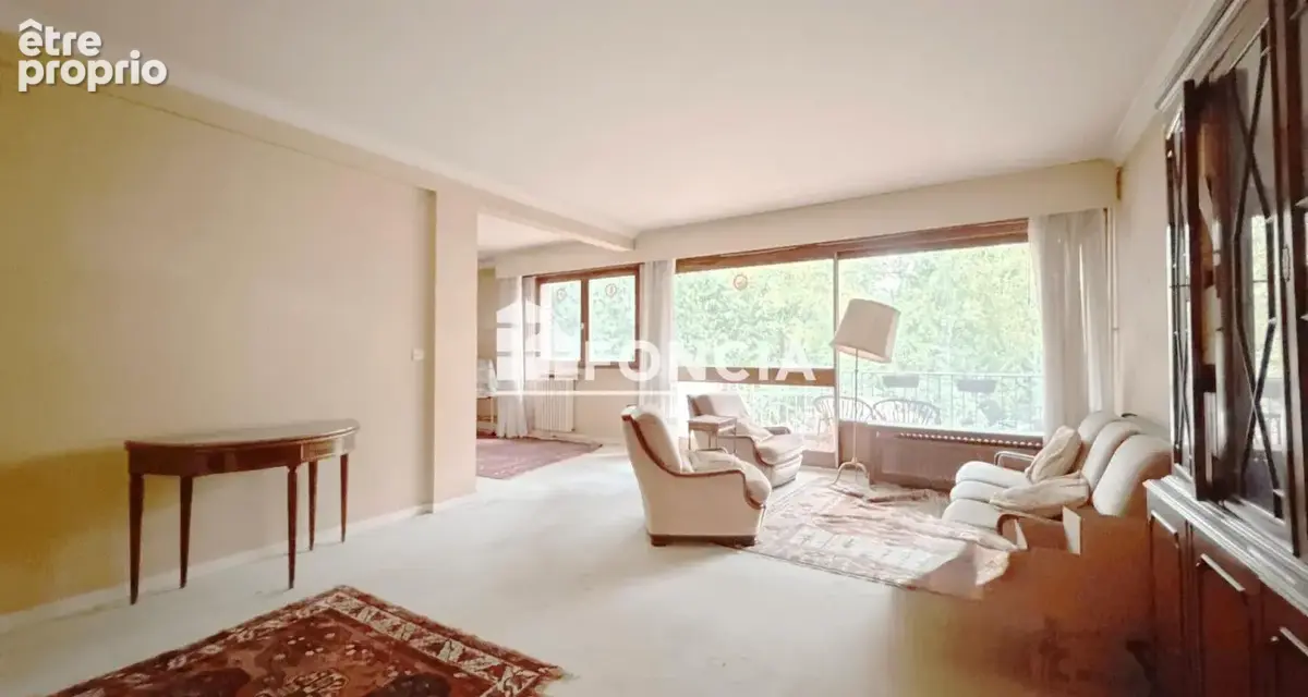 Appartement à L'ETANG-LA-VILLE