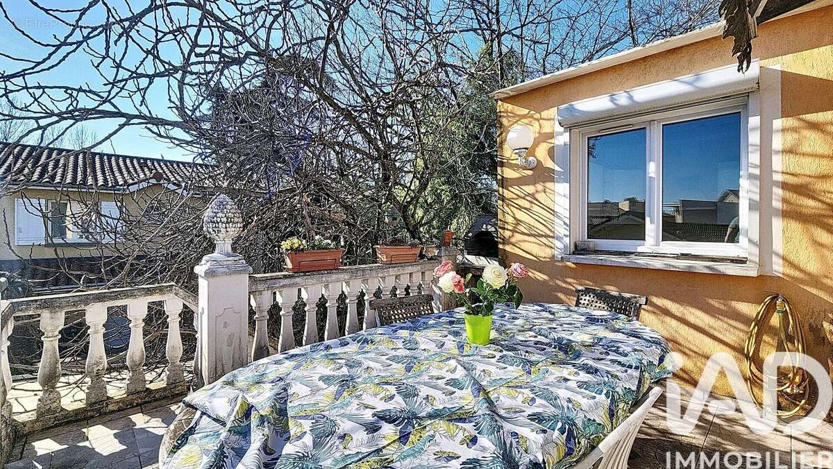 Photo 2 - Maison à VILLEURBANNE