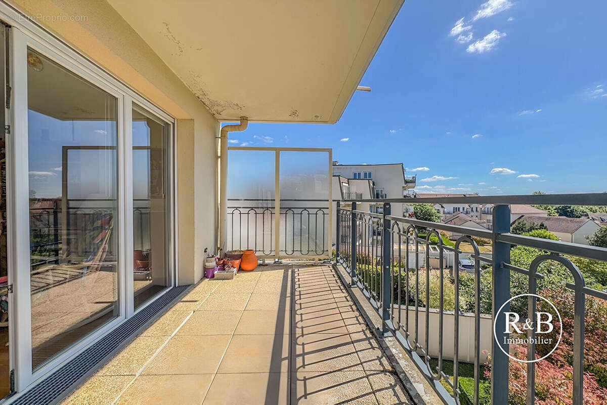 Appartement à LES CLAYES-SOUS-BOIS