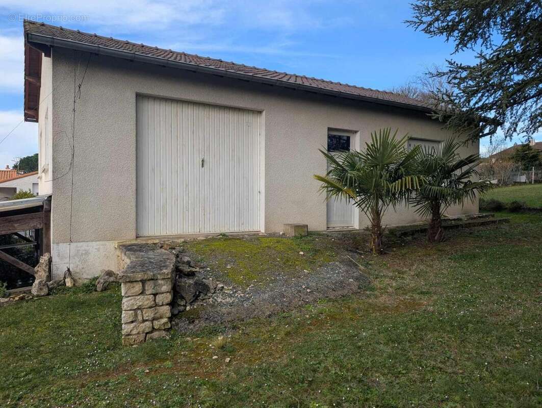 Photo 9 - Maison à VOUILLE