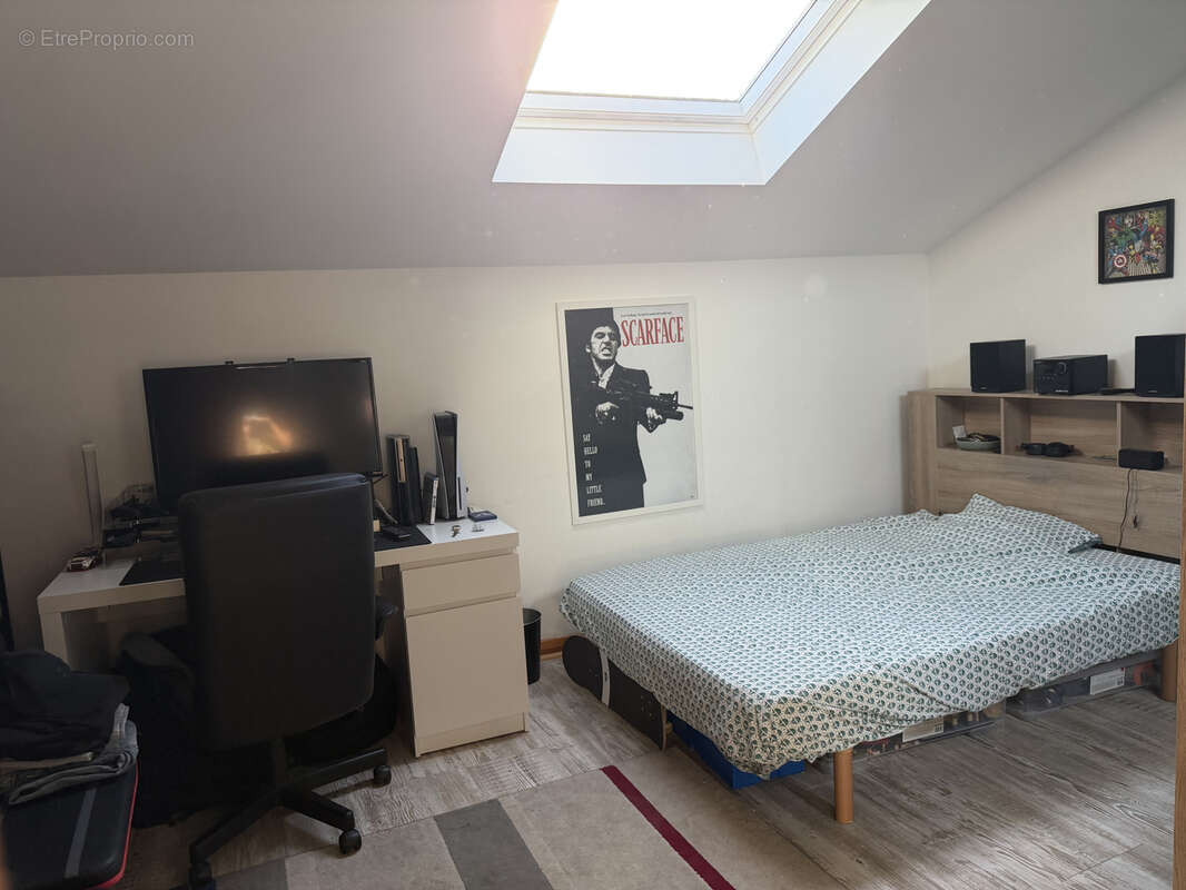 Maison familiale rénovée avec jardin - Le Chambon-Feugerolles - photo 16