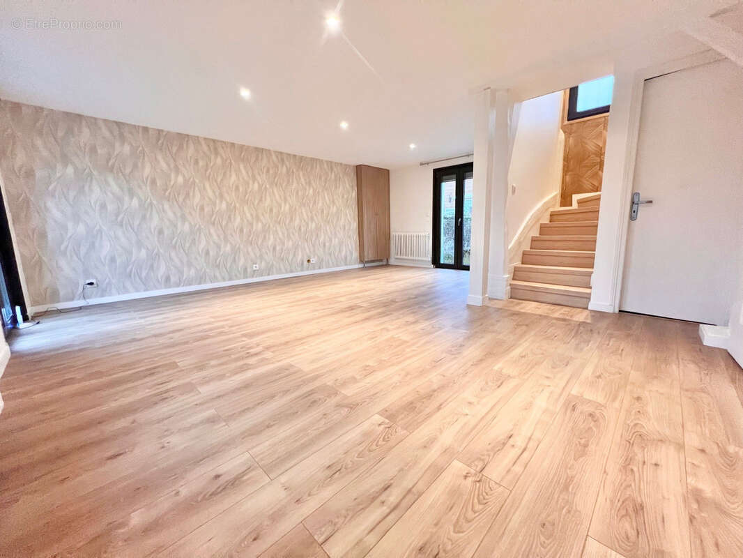 Maison à FRANQUEVILLE-SAINT-PIERRE