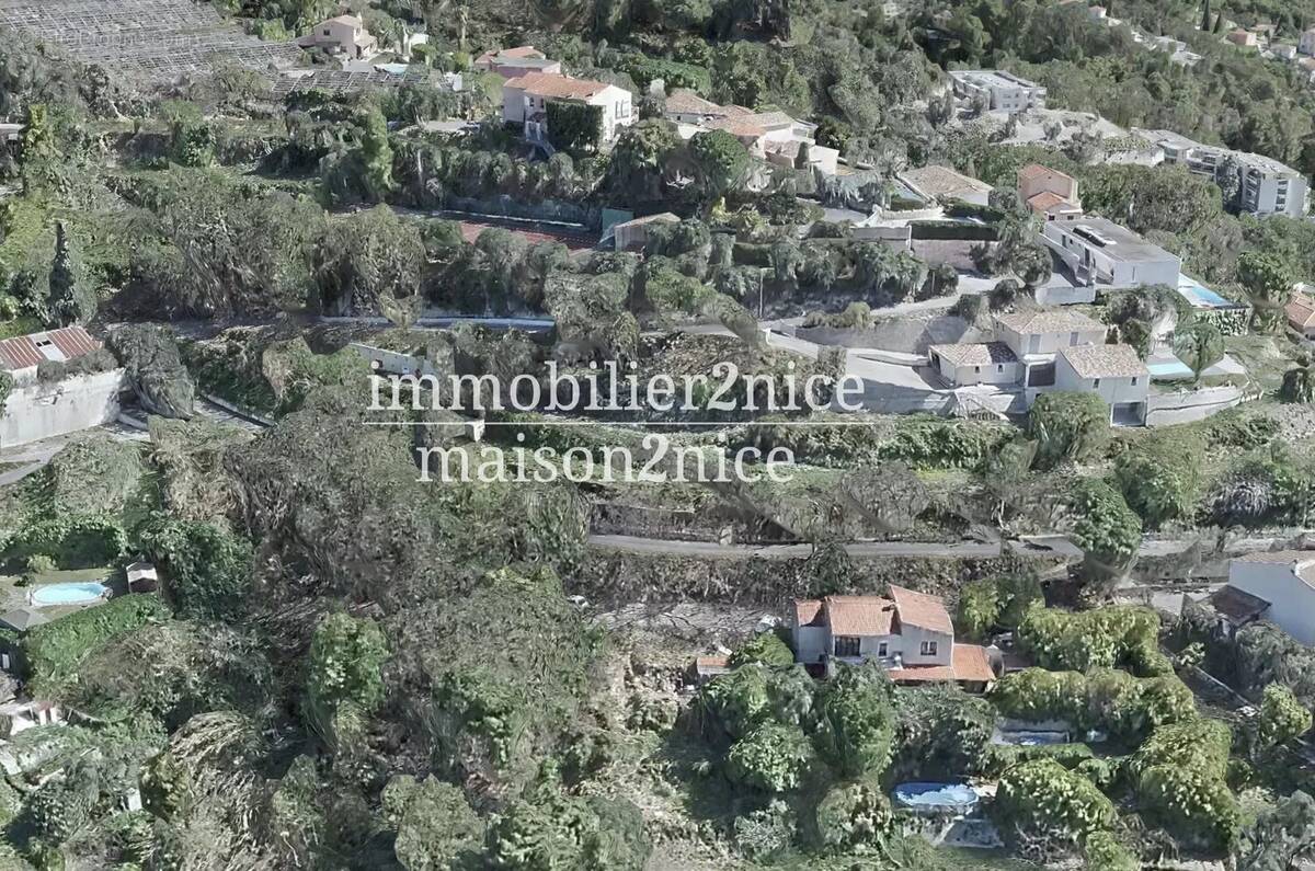 Terrain à NICE
