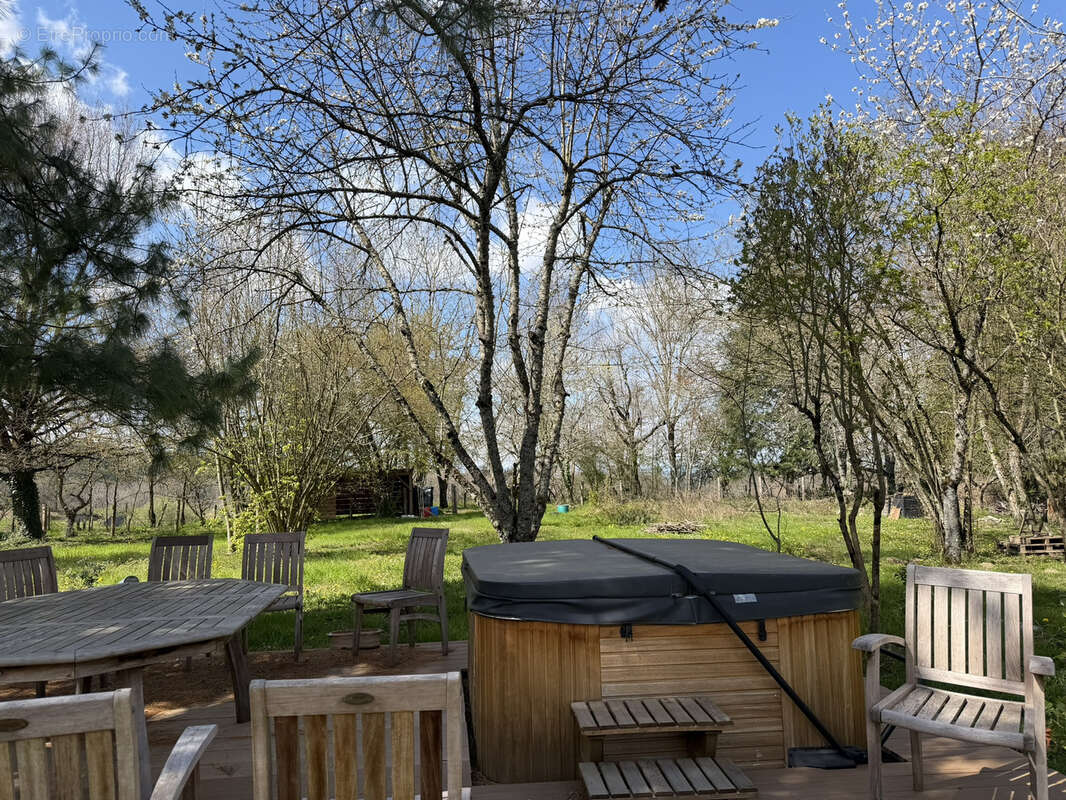 Maison à AUGEROLLES