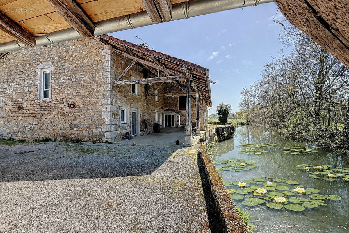 Maison à SAINT-ETIENNE-DU-BOIS