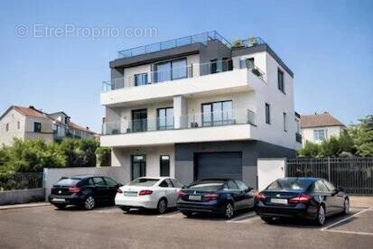 Commerce à NANTERRE