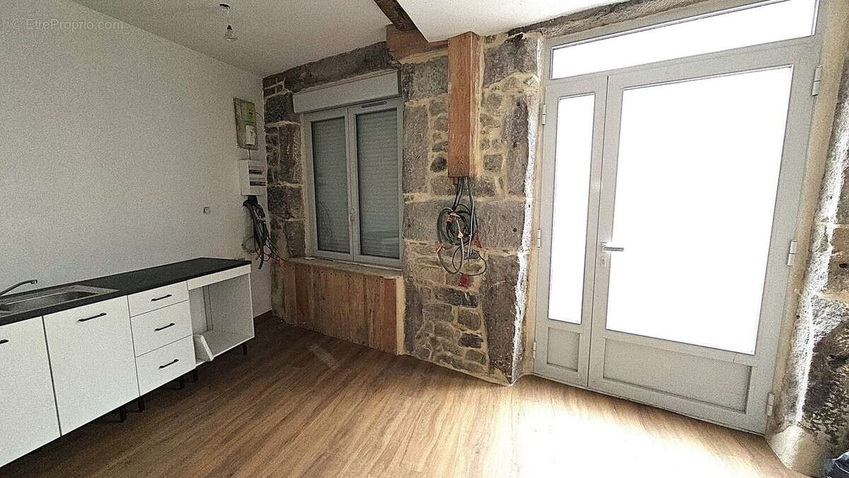 Appartement à SAINT-ETIENNE