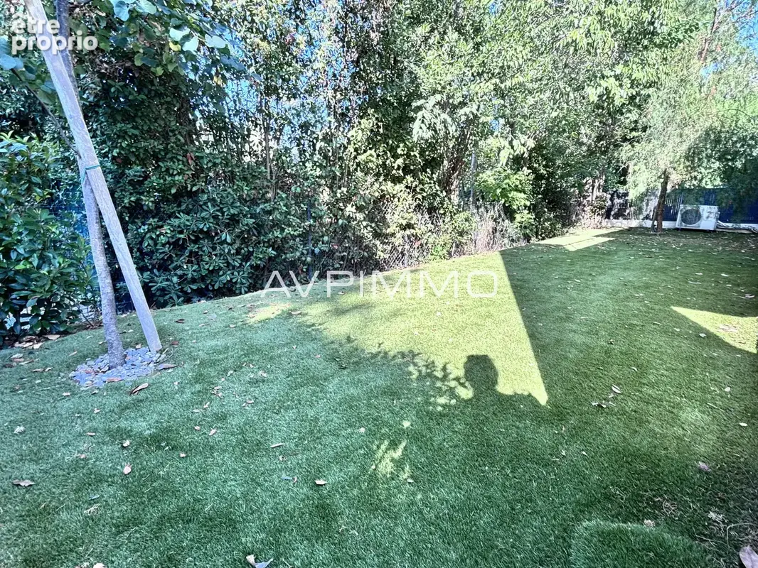 Appartement T3 avec jardin et terrasse à vendre à Saint-Cyr-sur-Mer - photo 3