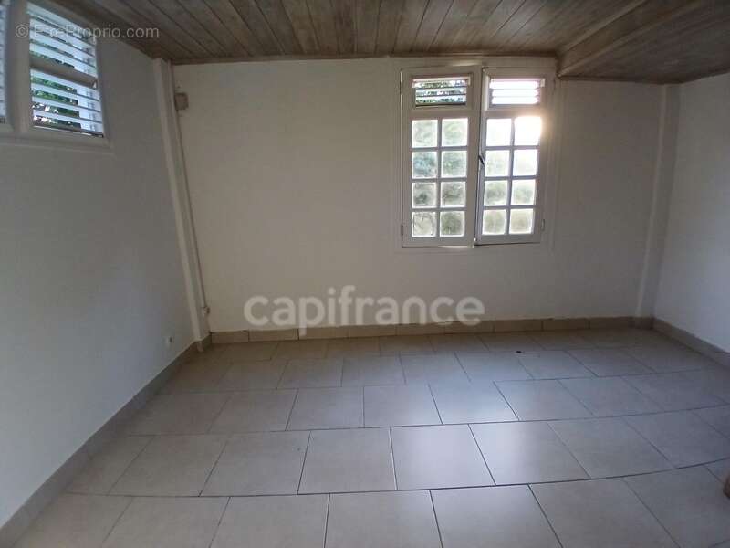 Maison à RIVIERE-PILOTE