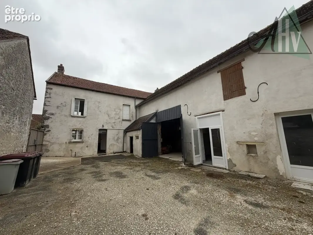 Immeuble centre ville de Chenoise - photo 13