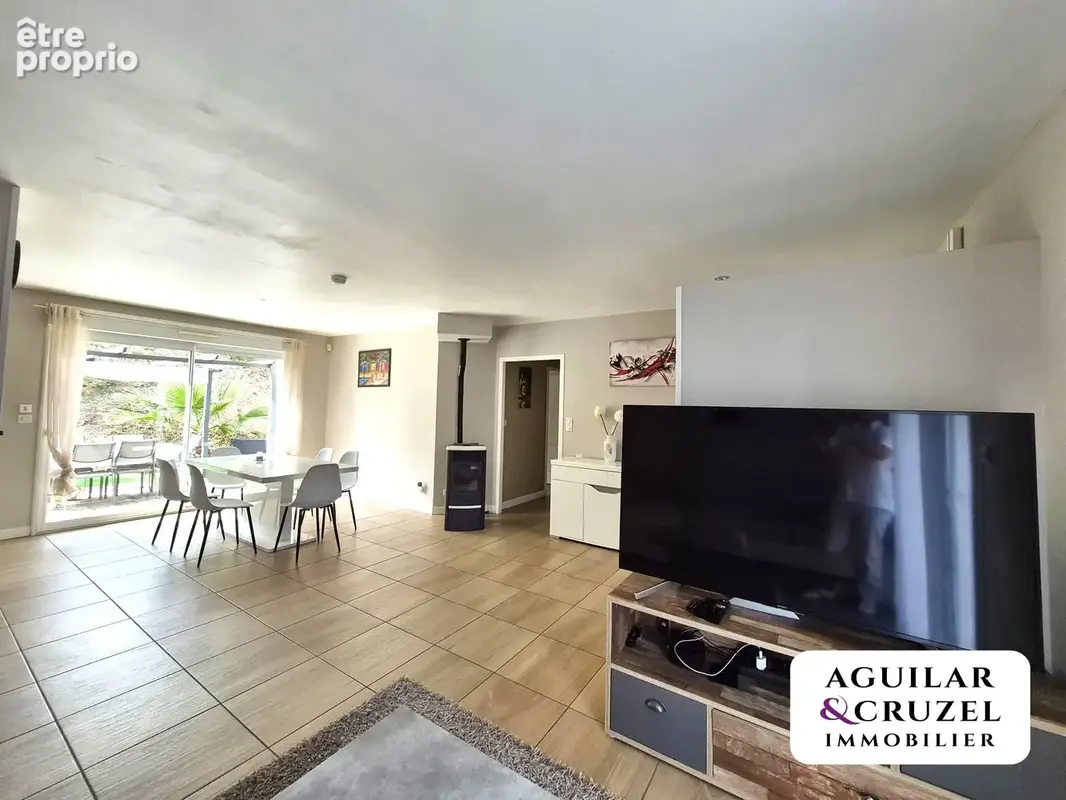 Maison de plain-pied  familiale 5 chambres   Portes de Bourges Ouest - photo 2