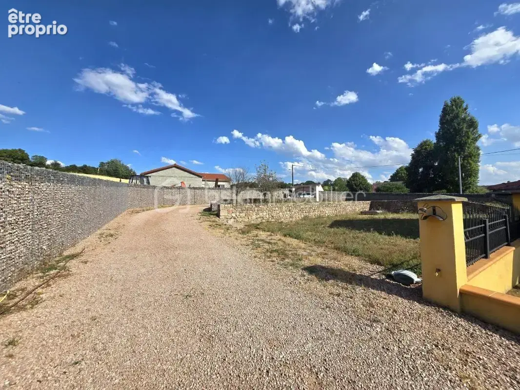 Maison de caractère 150 m² + dépendances – Parcelle 2 072 m² – Brugheas (03) - photo 22