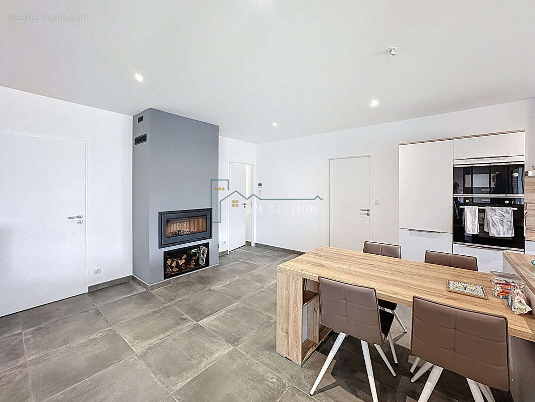 Maison à SAINT-JUNIEN