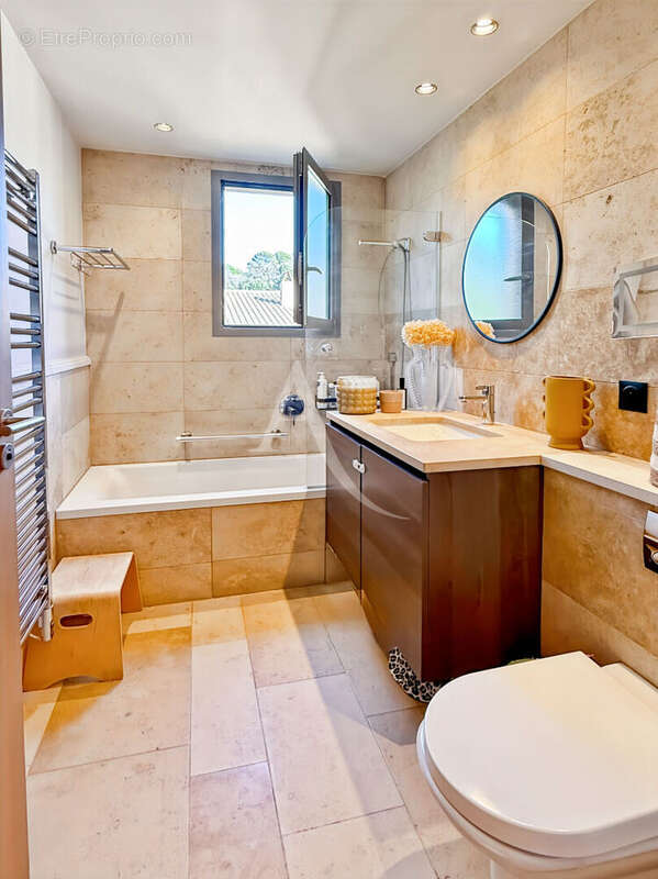 Appartement à MOUGINS