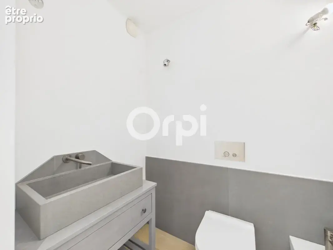 Appartement 100 m de la mer 2p avec loggia - rez de jardin - à 50 m de la mer - ideal investisseur. - cave -parking - photo 12