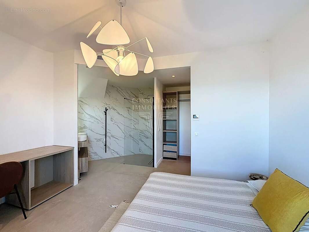 Maison à MANDELIEU-LA-NAPOULE