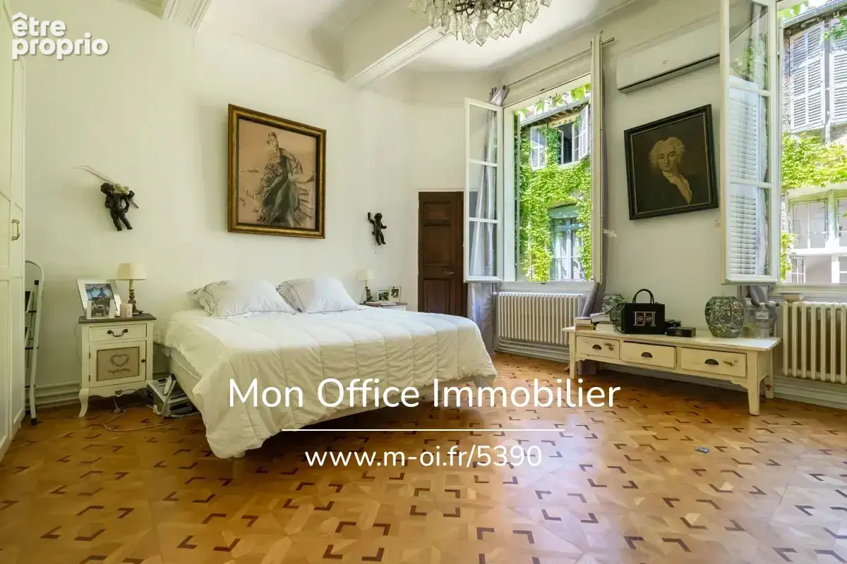 Référence : 6803-NFI. - Appartement bourgeois 4 pièces, secteur Palais - photo 8