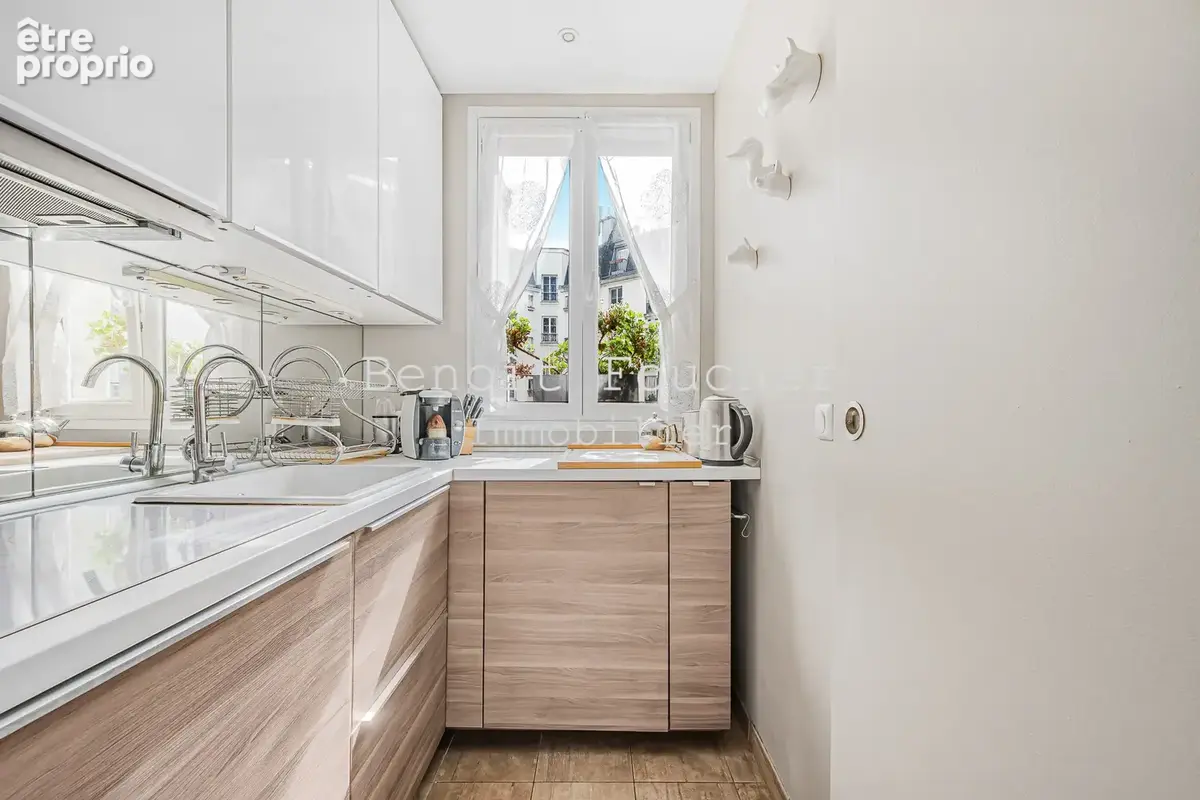Paris 10ème, appartement trois pièces deux chambres en parfait état 64m2 - photo 6