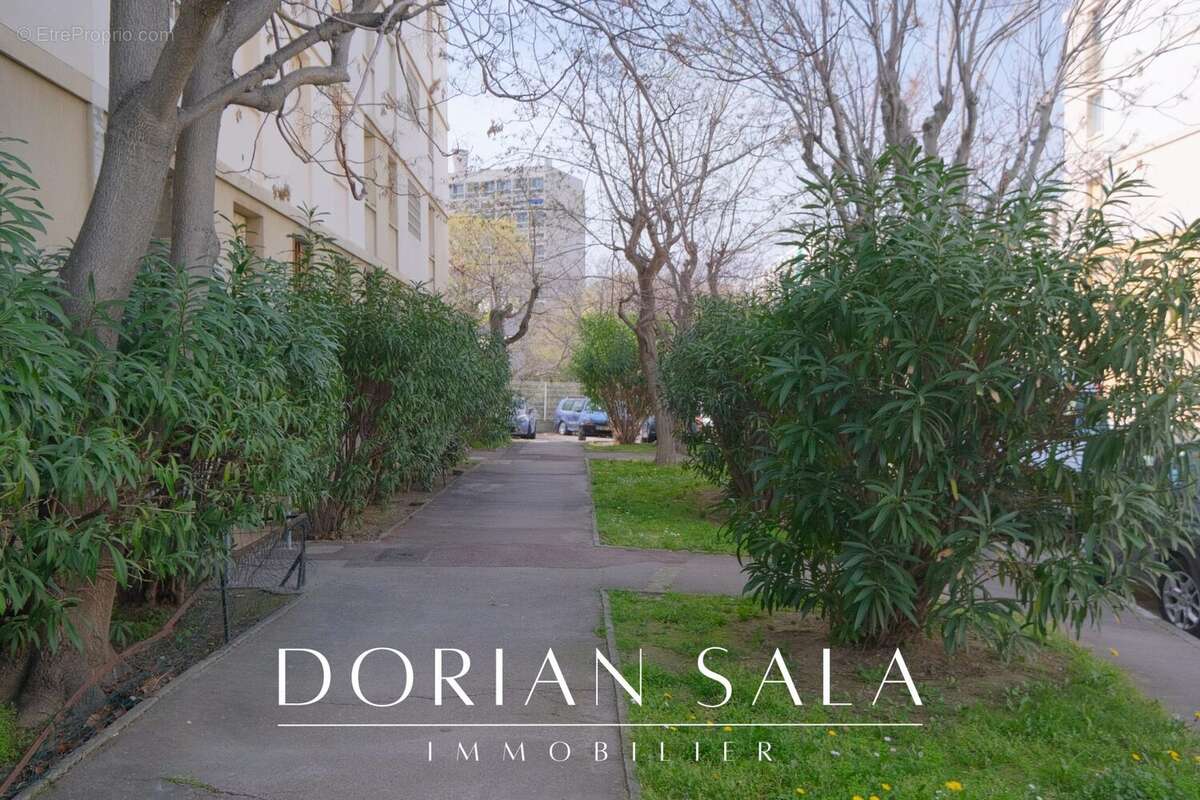 Appartement 61 m² à Marseille-9e  - photo 2