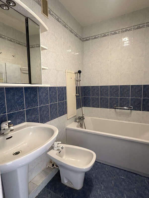 Appartement à VAUX-LE-PENIL