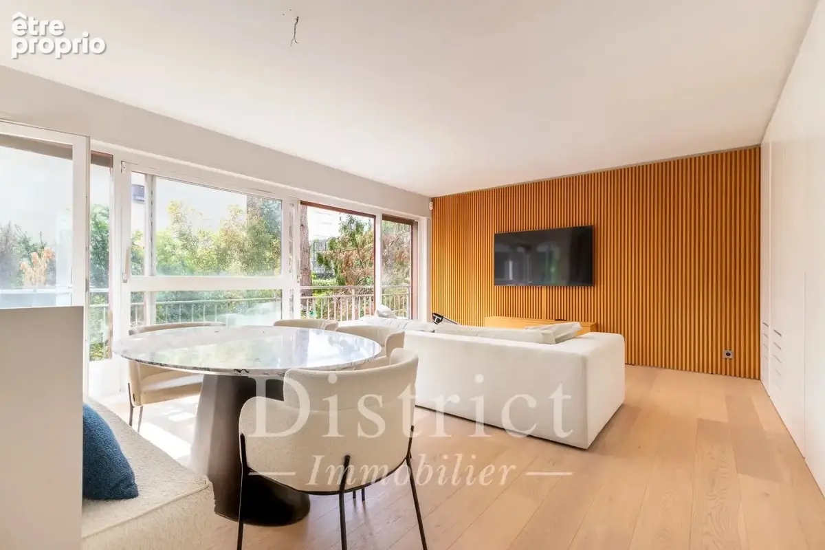Appartement à NEUILLY-SUR-SEINE