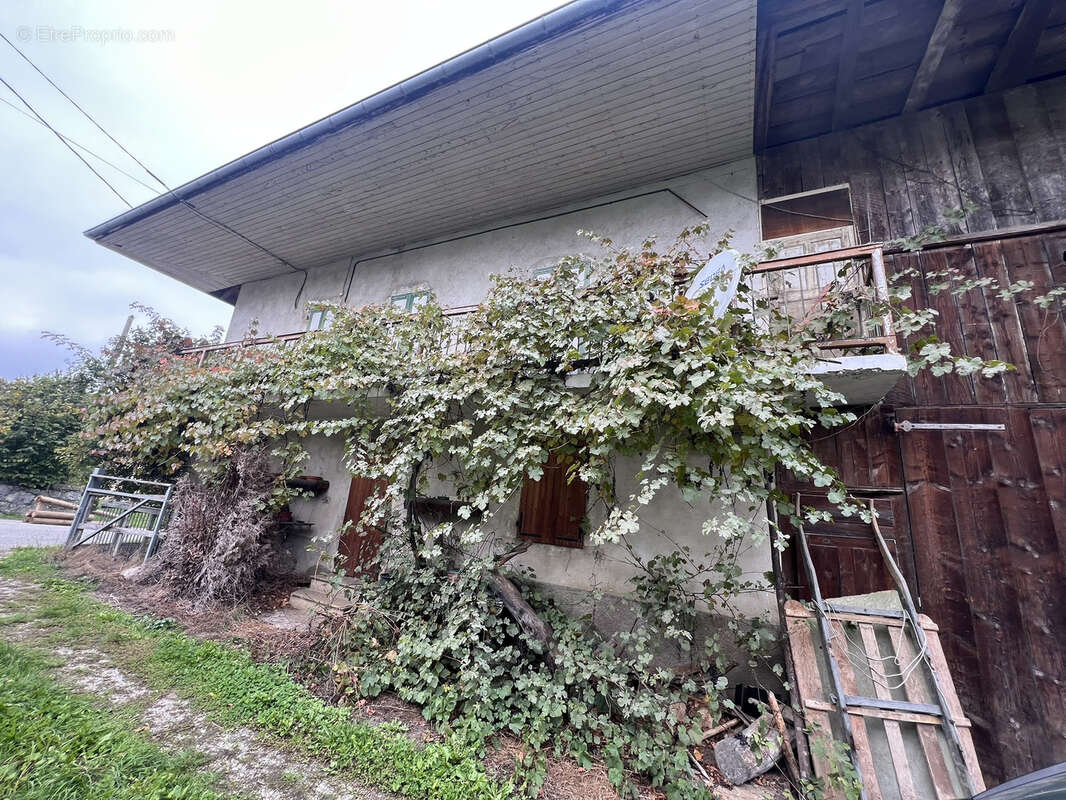 Maison à LESCHERAINES