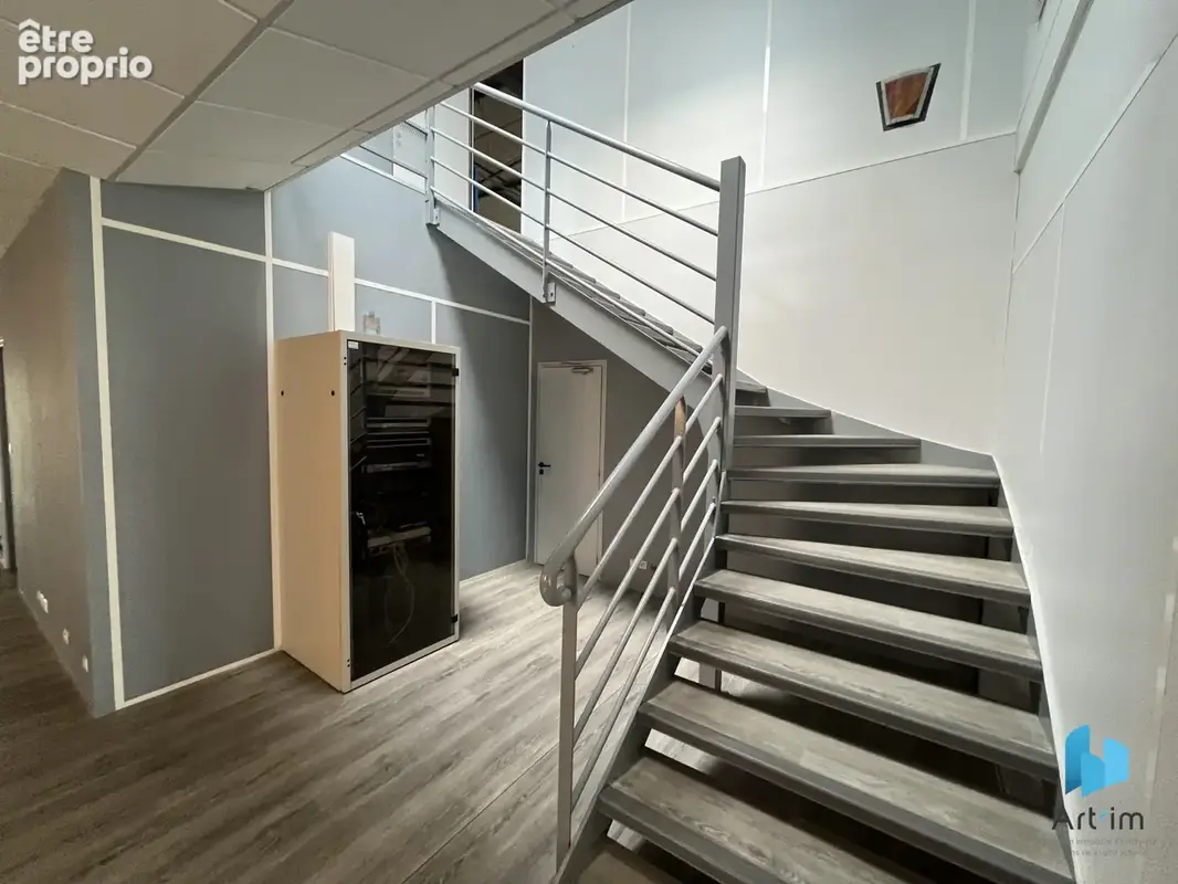 750 m2 de bâtiment à vendre secteur Université - photo 7
