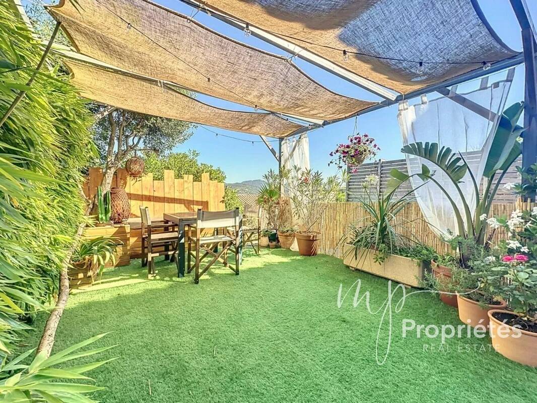 Appartement à COGOLIN