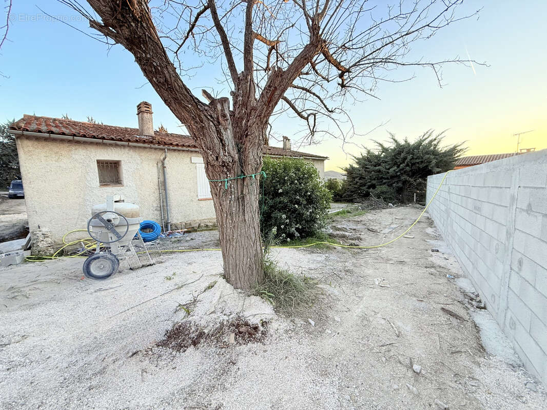 Maison à LE CASTELLET