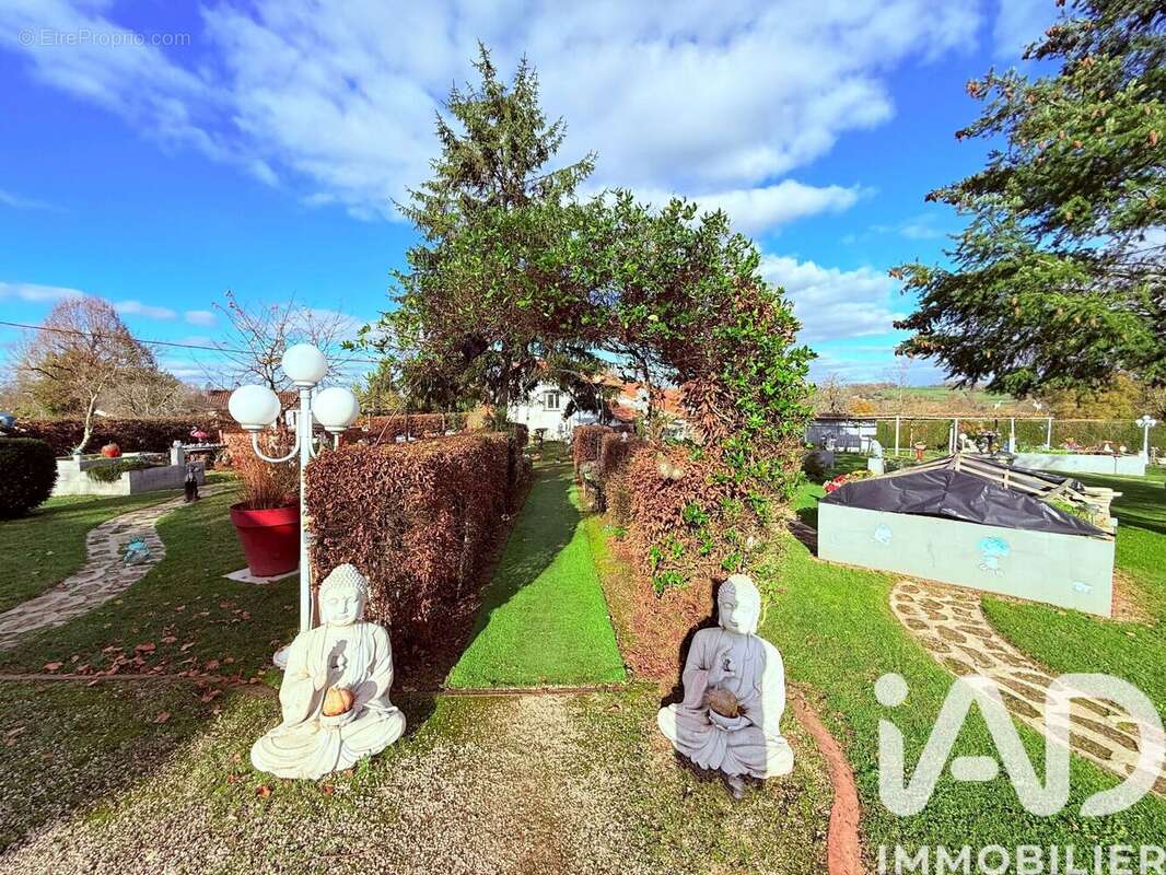 Maison 113 m² à Availles-Limouzine  - photo 4
