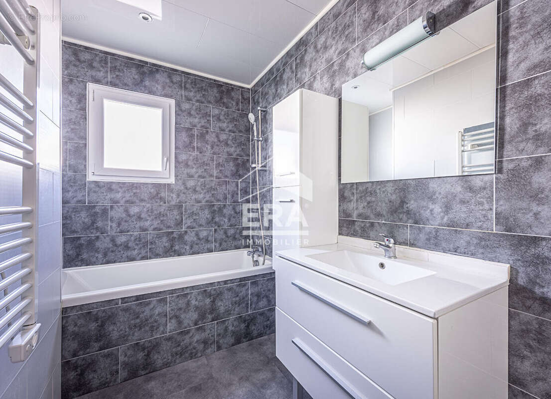 Maison à MORNAC-SUR-SEUDRE