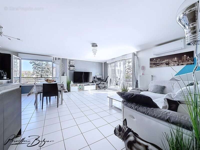 Appartement à SAINT-FONS